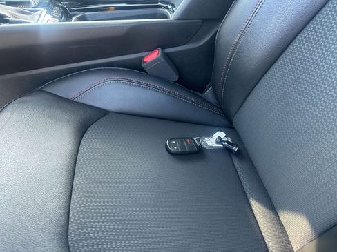 Used 2025 Jeep Compass Trailhawk image 21