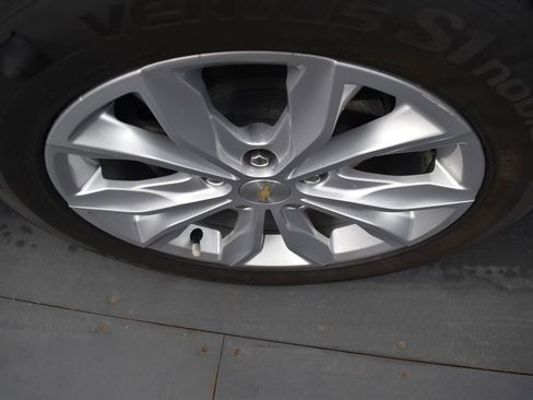 Used 2023 Chevrolet Malibu LT FWD image 9