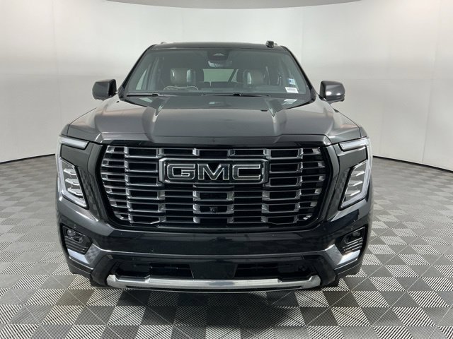 Used 2025 GMC Yukon Denali Ultimate AWD/4WD image 2
