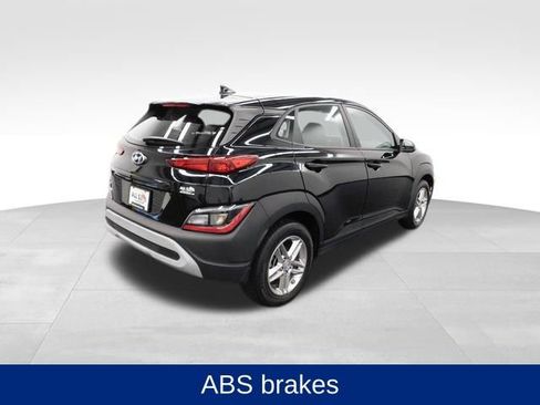 Used 2023 Hyundai Kona SE image 17