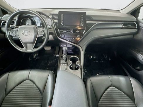Used 2022 Toyota Camry SE image 16