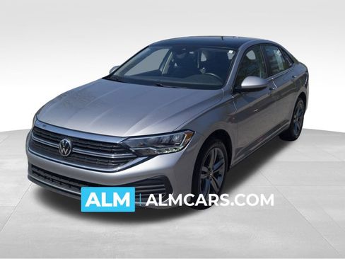 Used 2024 Volkswagen Jetta SE image 1