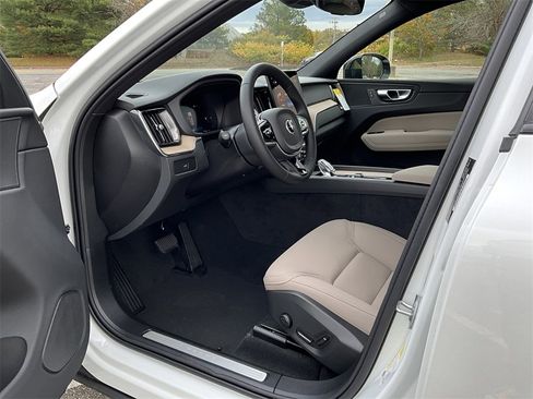New 2026 Volvo XC60 B5 Plus w/ Protection Package Premier AWD/4WD image 7