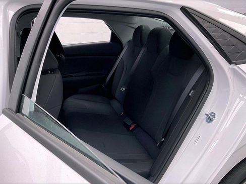 New 2025 Hyundai Elantra SE image 10