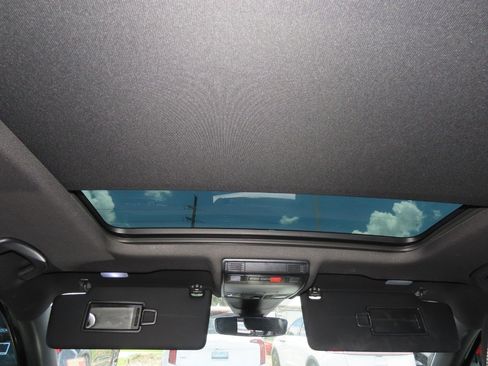 Used 2022 Volkswagen Tiguan SE R-Line AWD/4WD image 23