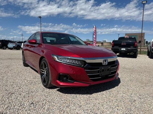 Used 2021 Honda Accord Touring image 2