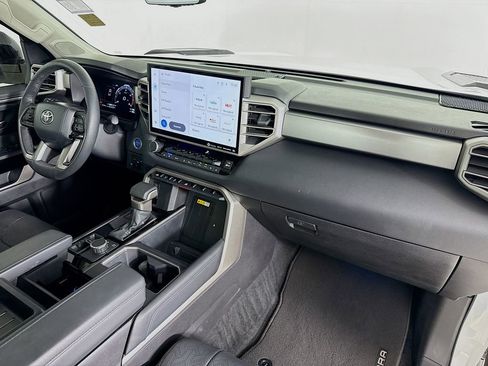 Used 2024 Toyota Tundra Limited image 31