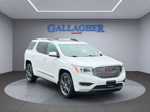 Used 2017 GMC Acadia Denali w/ Technology Package AWD/4WD image 1