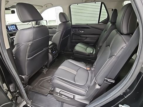 Used 2025 Honda Pilot EX-L image 31