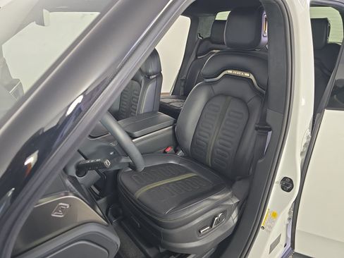 Used 2024 Rivian R1T Adventure Dual AWD/4WD image 20