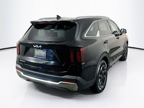 Used 2024 Kia Sorento S w/ Panoramic Sunroof Package FWD image 9