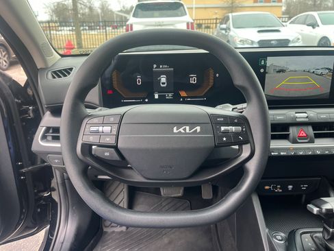 Used 2025 Kia K4 LXS image 28