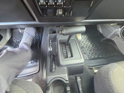 Used 2006 Jeep Wrangler Unlimited AWD/4WD image 16