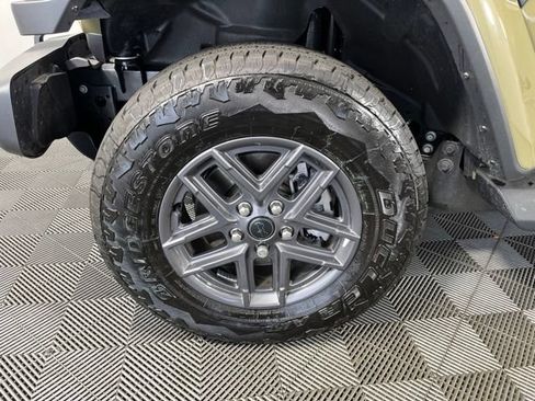 Used 2026 Jeep Gladiator Sport AWD/4WD image 11