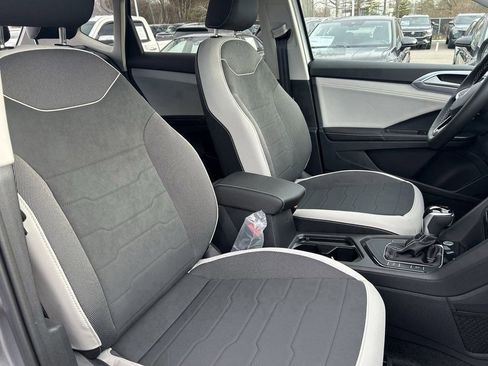 New 2026 Volkswagen Taos SE FWD image 24