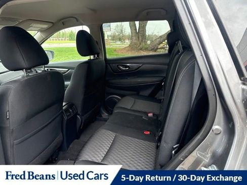 Used 2018 Nissan Rogue SV AWD/4WD image 18