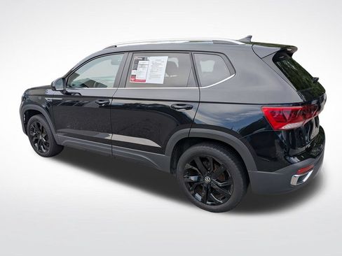 Used 2024 Volkswagen Taos SE w/ Black Wheel Package FWD image 5