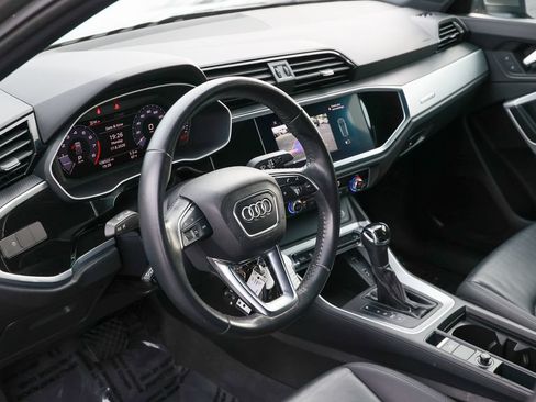 Used 2019 Audi Q3 2.0T Premium AWD/4WD image 32