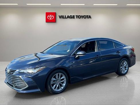 Certified 2019 Toyota Avalon XLE FWD image 1