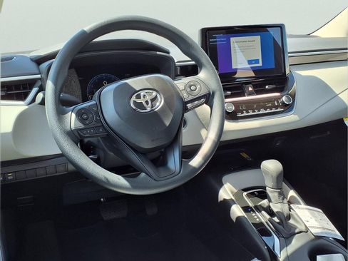 Used 2026 Toyota Corolla LE FWD image 11