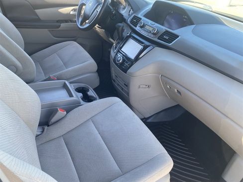 Used 2016 Honda Odyssey SE image 13