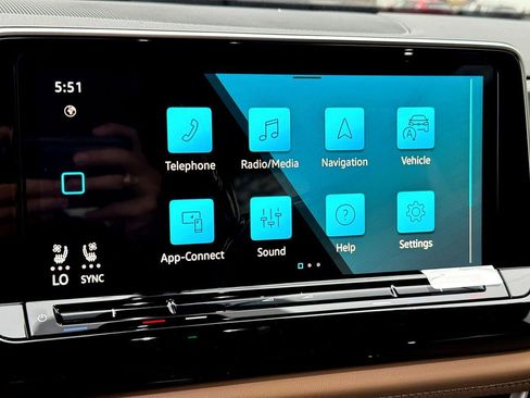 New 2026 Volkswagen Atlas Cross Sport SE FWD image 15