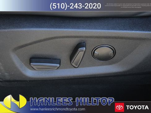 Used 2024 Ford Edge SEL image 12