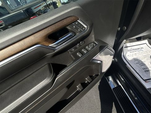 Used 2024 Chevrolet Silverado 1500 High Country w/ High Country Premium Package image 19