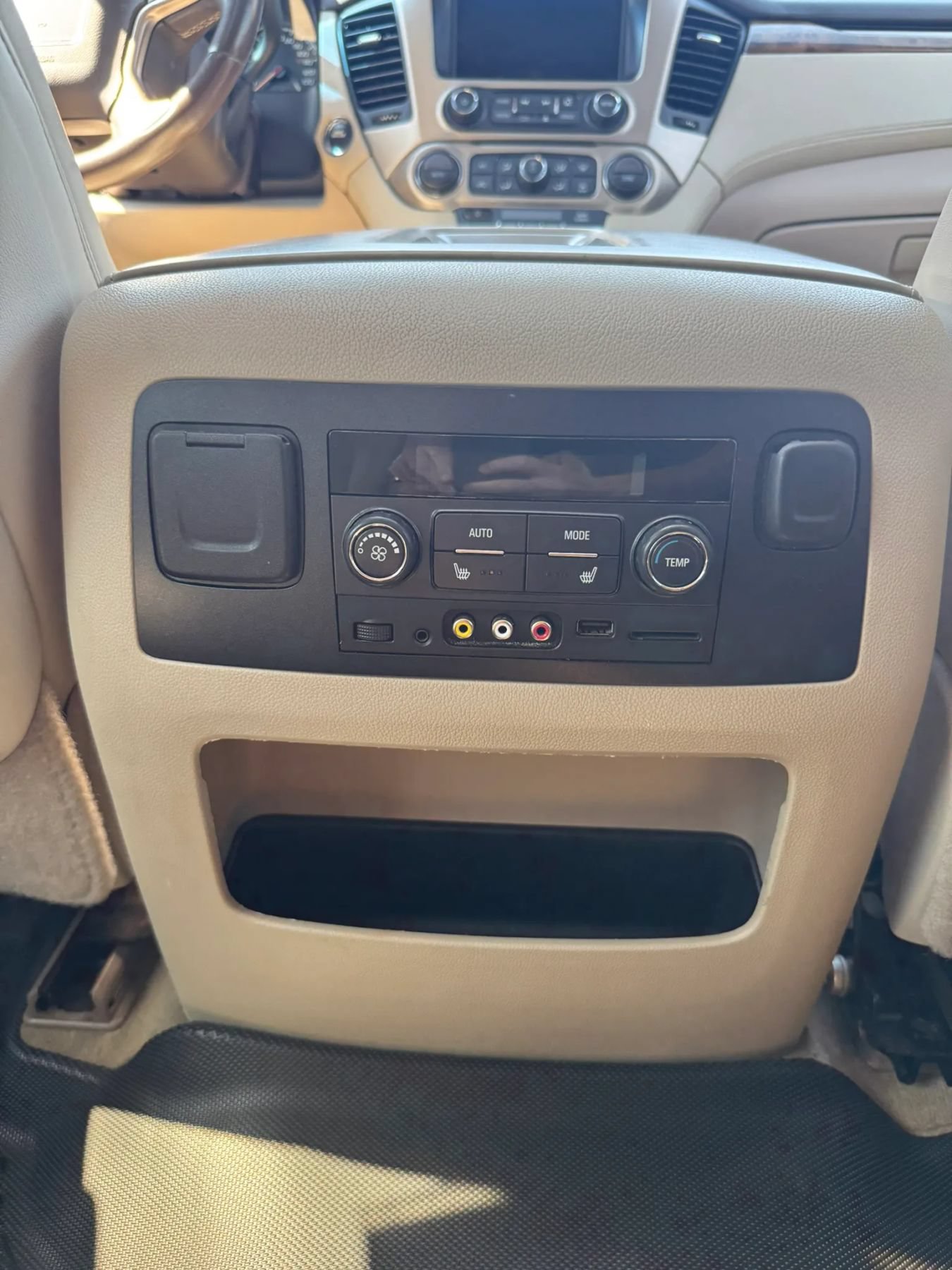 Used 2015 GMC Yukon Denali w/ Touring Package AWD/4WD image 43