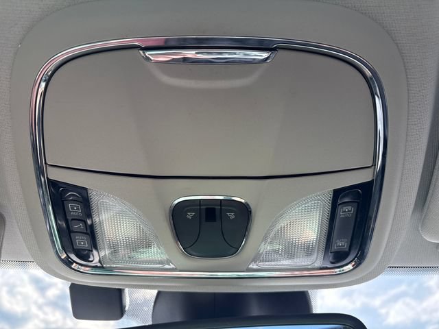 Used 2022 Jeep Cherokee Latitude Lux w/ Sun & Sound Group AWD/4WD image 14