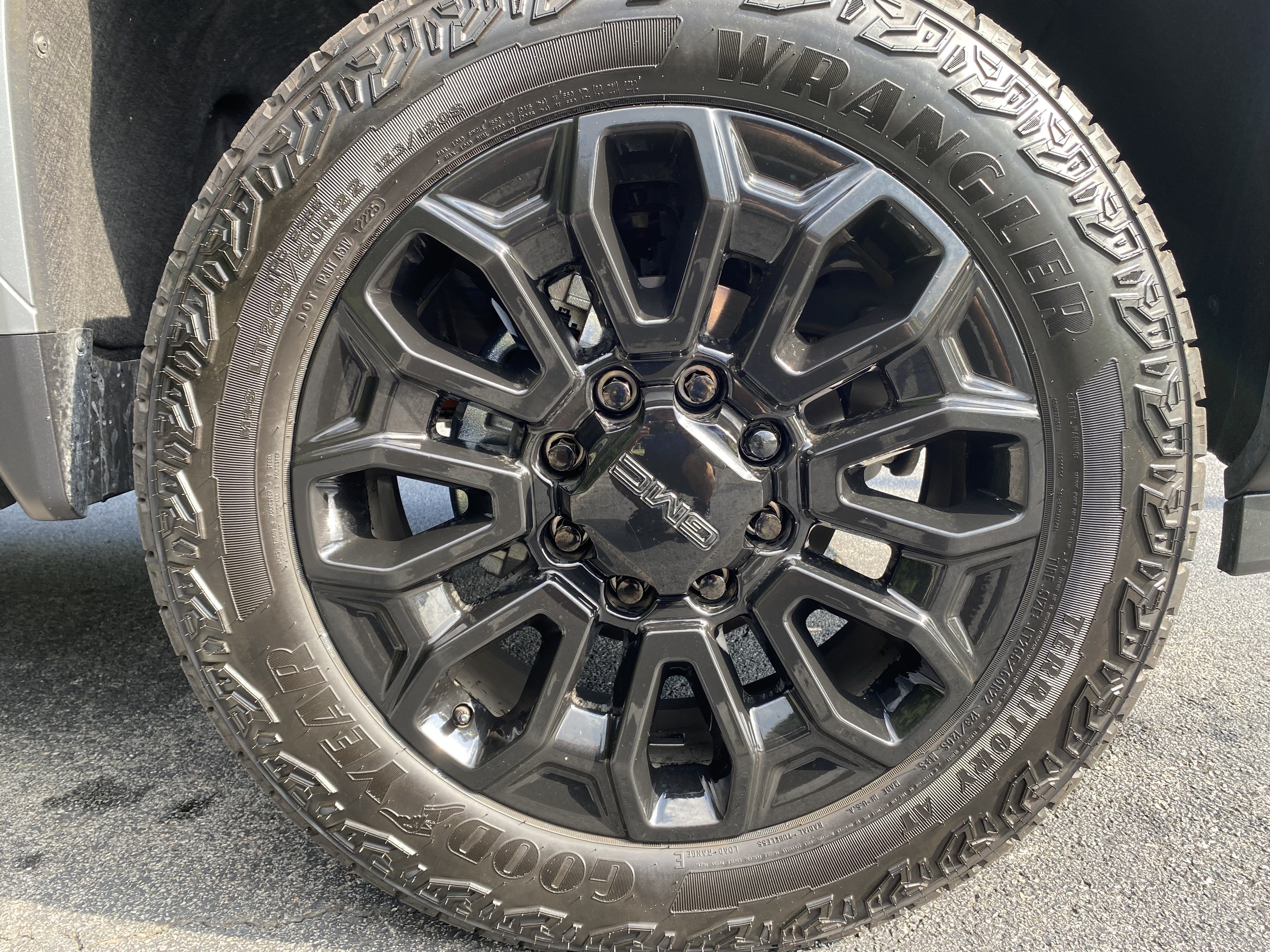 Used 2026 GMC Sierra 2500 Denali Ultimate AWD/4WD image 13