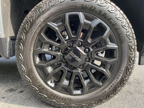 Used 2026 GMC Sierra 2500 Denali Ultimate AWD/4WD image 13