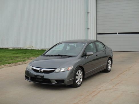Used 2010 Honda Civic LX image 2