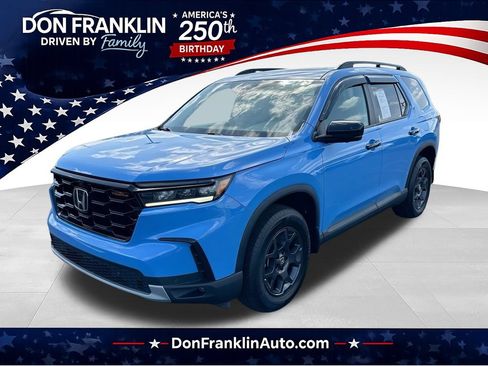 Used 2025 Honda Pilot TrailSport image 1