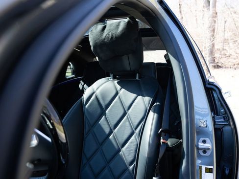 Used 2024 Mercedes-Benz Maybach S 580 4MATIC image 2