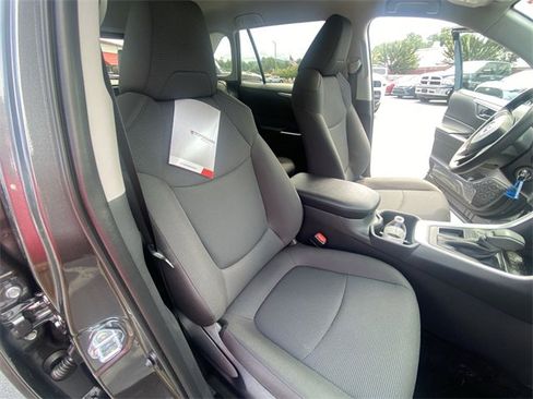 Used 2025 Toyota RAV4 LE image 23