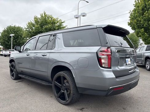 Used 2022 Chevrolet Suburban RST w/ Luxury Package AWD/4WD image 3