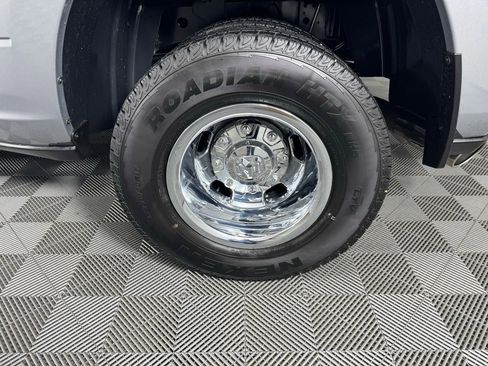 Used 2024 RAM 3500 Tradesman w/ Chrome Appearance Group image 32