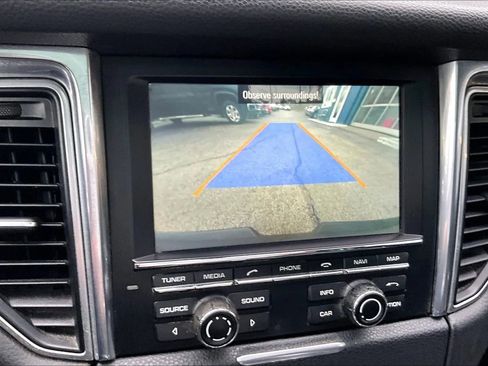 Used 2015 Porsche Macan S image 19