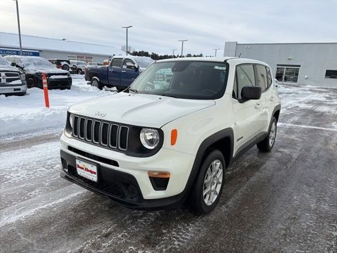 Used 2023 Jeep Renegade Latitude image 9