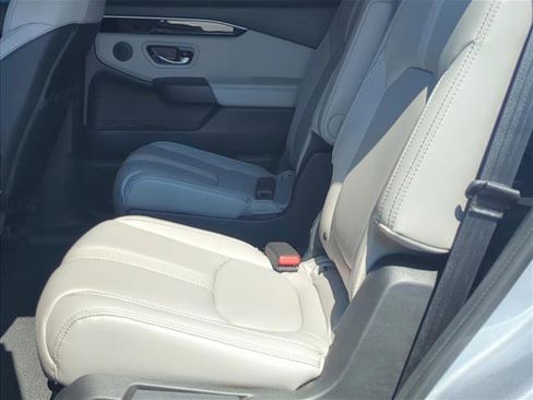 Used 2023 Honda Pilot EX-L image 18