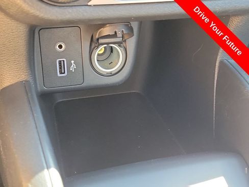 Used 2025 Nissan Versa S FWD image 12
