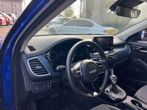Used 2023 Kia Seltos S image 11