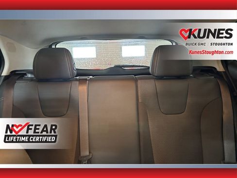 Used 2025 Buick Encore GX Preferred image 37