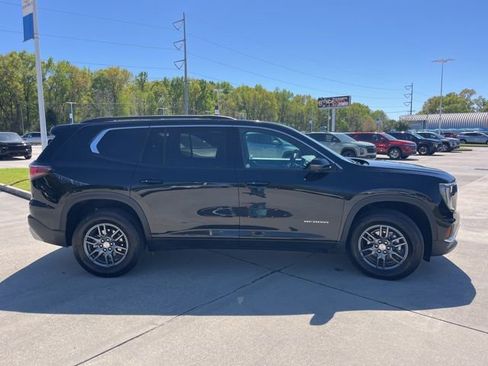 Used 2025 GMC Acadia Elevation image 8