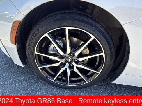 Used 2024 Toyota GR86 RWD image 9