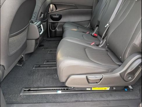 New 2026 Kia Carnival SX image 8