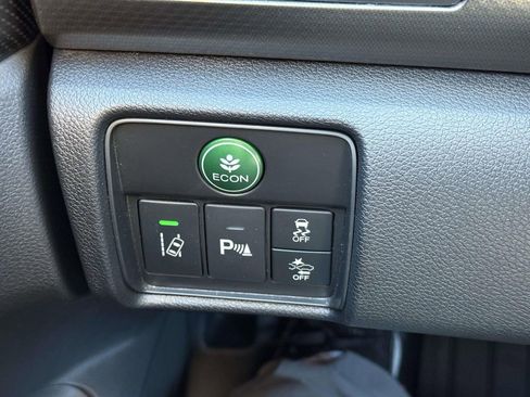 Used 2017 Honda Accord Touring image 23