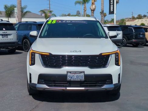 Certified 2025 Kia Sorento EX FWD image 8