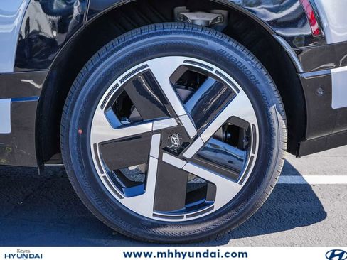 New 2026 Hyundai Ioniq 9 Limited AWD/4WD image 10